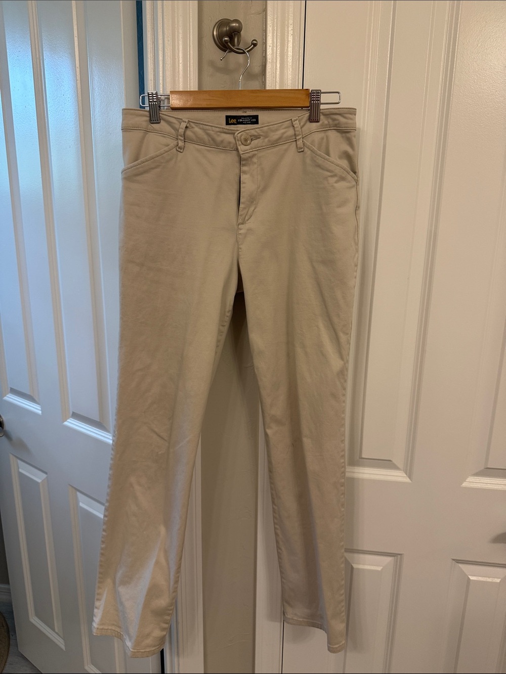 Lee Straight-Leg Jeans in Light Beige